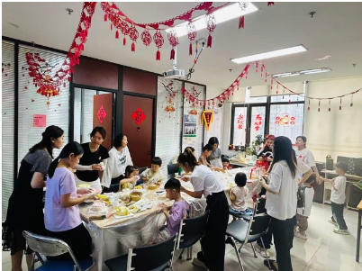 甜趣手作 悦享时光 --中国人寿寿险闽侯县支公司开展客户亲子DIY蛋糕活动