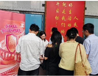 中国人寿寿险福州市收展第一营销服务部稳步开展“7·8全国保险公众宣传日”宣传活动